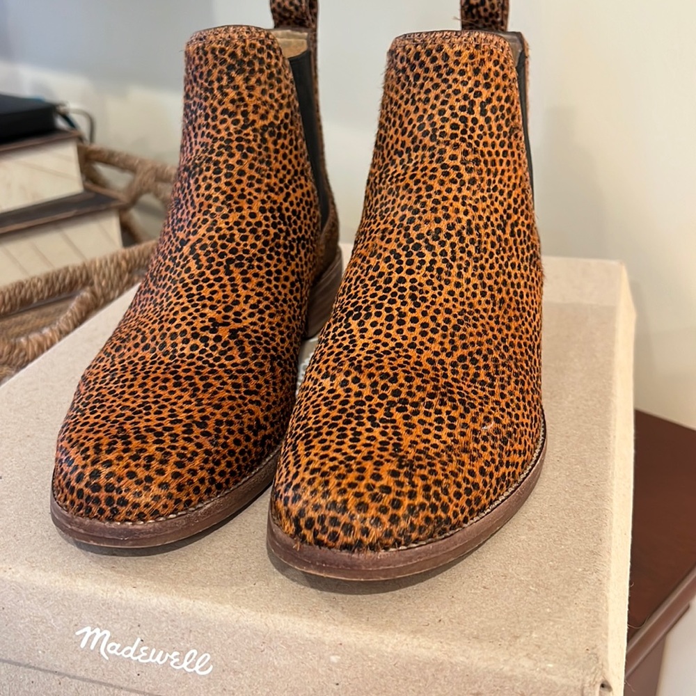 Madewell Ainsley Chelsea Boot, bittersweet calf hair, size 6